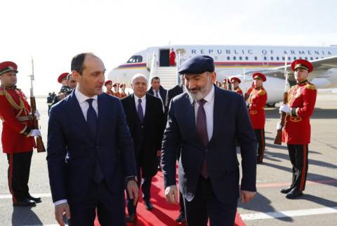 نخست وزیر جمهوری ارمنستان در جریان سفر کاری وارد گرجستان شد