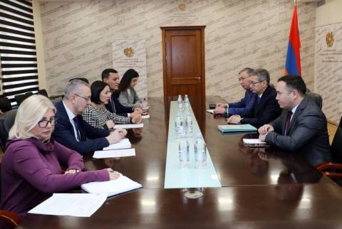 Министр ОНКС Армении приняла посла Казахстана