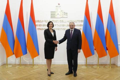 Nikol Pashinyan a reçu la Présidente de la Chambre des Députés du Parlement tchèque, Mme Markéta Pekarová