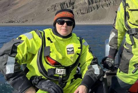 BTA. Biologist Kiril Kandilarov Tracks Bulgarian Antarctic Expedition Participants' Stress Levels