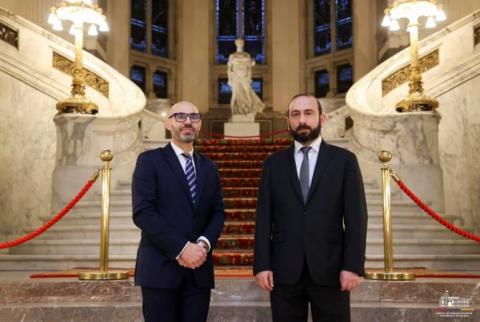Ararat Mirzoyan se reunió con el secretario general de la Corte Permanente de Arbitraje