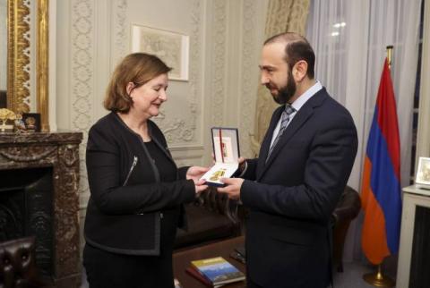 Министр ИД Армении встретился с председателем Комитета Европарламента по безопасности и обороне