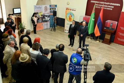 Թուրքմեն բանաստեղծ Մահթումկուլիի 300-ամյակը Երևանում նշվեց հեղինակին նվիրված ցուցահանդեսով