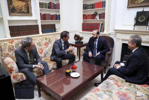 وزير الخارجية الأرمني يجتمع ببروكسل مع الممثل الخاص للأمين العام لحلف شمال الأطلسي في القوقاز وآسيا الوسطى