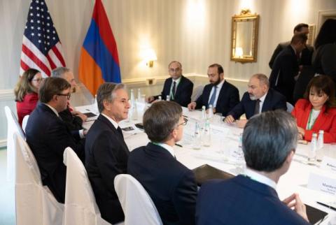 وزير الخارجية الأمريكي أنتوني بلينكن يشيد بلقائه مع رئيس الوزراء الأرمني نيكول باشينيان في ميونيخ ويوصفه بأنه مثمر