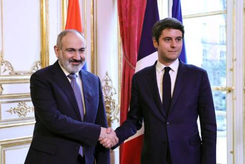 Primer ministro de Francia aceptó la invitación de Nikol Pashinyan para visitar Armenia