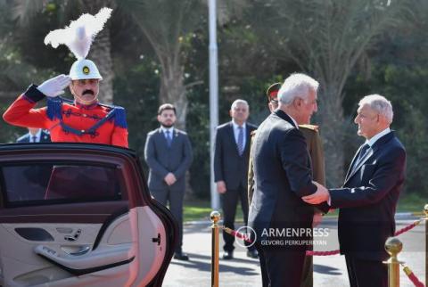 Bağdat'ta Ermenistan ve Irak cumhurbaşkanlarının toplantısı başladı