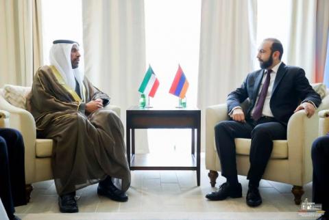 Ararat Mirzoyan a rencontré le ministre koweïtien des Affaires étrangères, Abdullah Ali Al-Yahya
