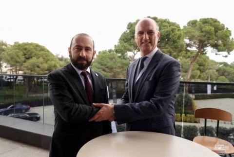 FM Mirzoyan meets UK Minister for Europe Leo Docherty
