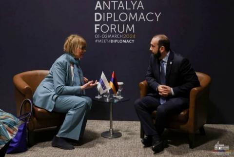 وزير الخارجية الأرمني آرارات ميرزويان يلتقي الأمين العام لمنظمة الأمن والتعاون في أوروبا هيلغا شميد في أنطاليا