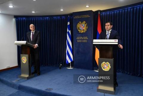 Nikos Dendias considera posible la cooperación entre Armenia, Grecia, Francia y la India en el ámbito de la defensa