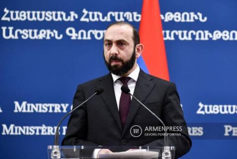 Ermenistan ve Kıbrıs dışişleri bakanlarının basını toplantısı