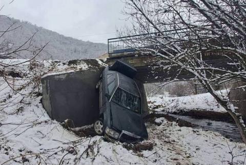 Սյունիքի մարզի Տանձավեր գյուղի կամրջից ընկած ավտոմեքենայի ուղևորը հոսպիտալացվել է
