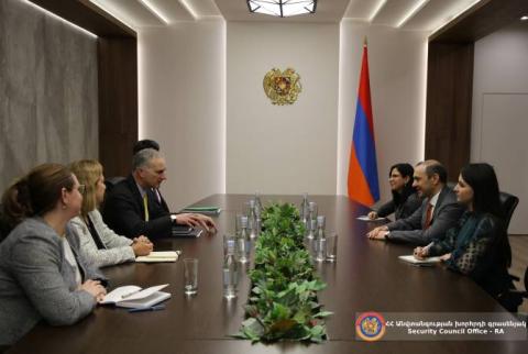 Секретарь Совбеза Армении и старший советник госдепа США обсудили армяно-азербайджанский переговорный процесс