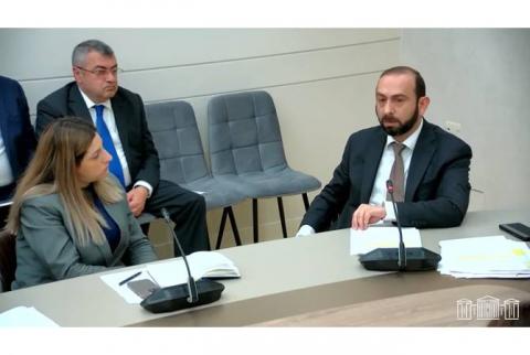 الدورة العادية للجنة الدائمة للعلاقات الخارجية في البرلمان الأرمني-مباشر-