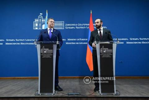 Ermenistan ve Kazakistan dışişleri bakanlarının basın toplantısı