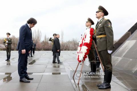 Gürcistan Başbakanı, Tsitsernakaberd Anıtı'nı ziyaret etti