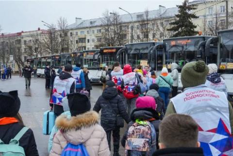 Из-за обстрелов из Белгородской области России эвакуировано около 2 800 детей