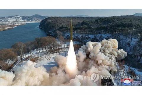 Северная Корея запустила ракету в направлении Японского моря