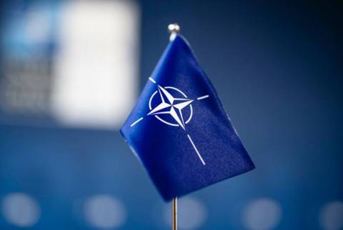 НАТО не видит прямых рисков для стран альянса, но готовится и к негативному сценарию