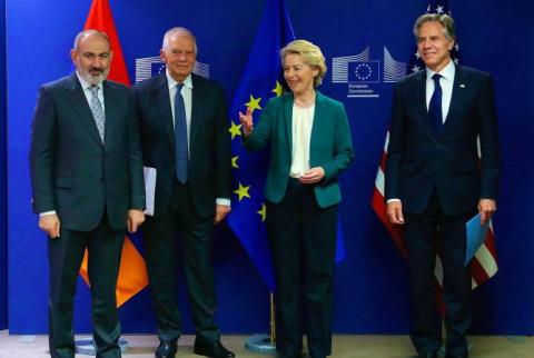 نخست وزیر جمهوری ارمنستان نتایج دیدار سه جانبه با وزیر امور خارجه آمریکا و رئیس کمیسیون اروپا را بسیار عالی ارزیابی کرد.
