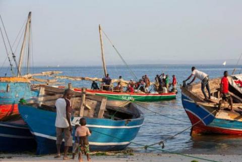 91 killed as boat sinks off Mozambique coast