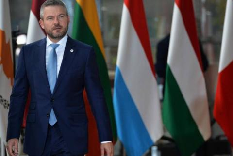 Избранный президент Словакии покинул пост спикера парламента