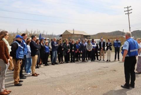 La mission d'observation de l'UE en Arménie a patrouillé dans les communautés de Yeraskh et de Paruyr Sevak 