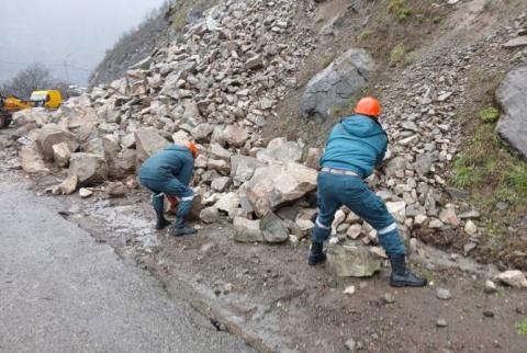 Տաթև-Գորիս և Տաթև-Լծեն ավտոճանապարհները մաքրվել են քարաթափումներից և երկկողմանի երթևեկելի են