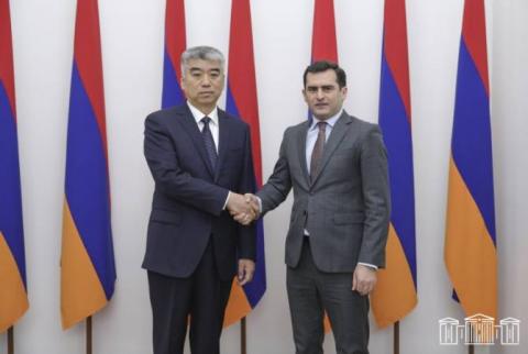 الصين تؤيد تنفيذ مشروع "مفترق طرق السلام" الأرمنية-تشو لأرشاكيان-