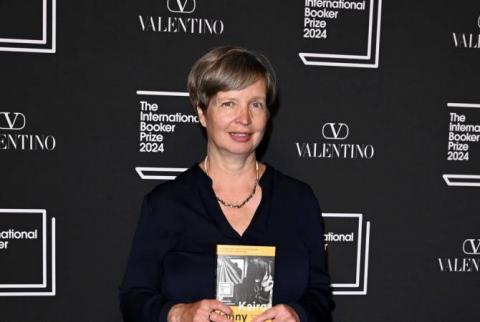 Дженни Эрпенбек получила Международную Букеровскую премию в области литературы за роман “Кайрос”