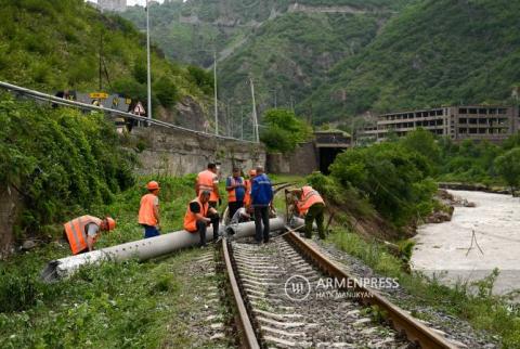 РЖД приступили к восстановлению железной дороги в Армении после наводнения