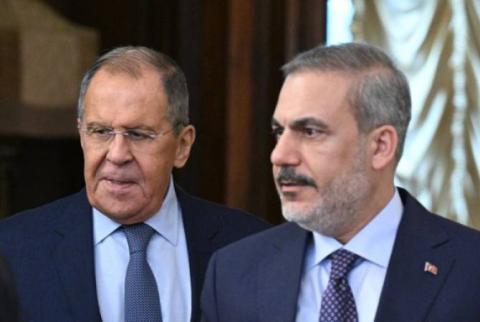 Лавров и Фидан обсудили ситуацию на Ближнем Востоке и Южном Кавказе
