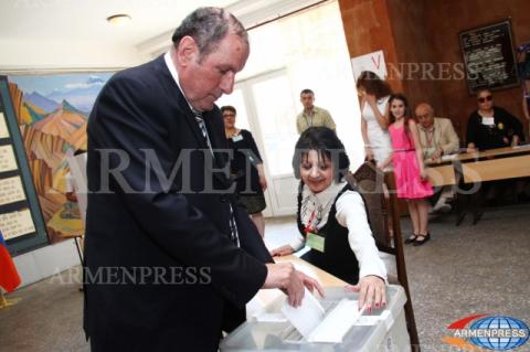 Levon Ter-Petrosyan participated in the elections