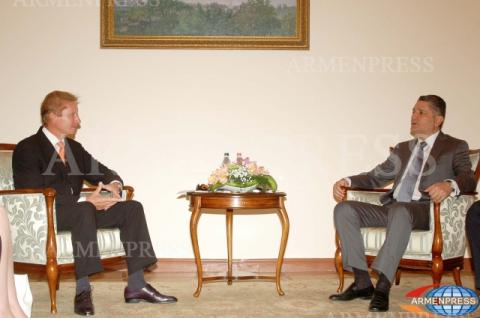 The Government of the Republic of Armenia and prominent American 
Oracle Corporation sign a memorandum on mutual understanding