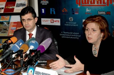 Սայաթ-Նովայի 300-ամյակին նվիրված «Սիրո կամուրջ» 
մյուզիքլի  ասուլիսը: 