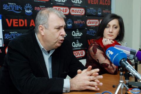 Թատերագետ գործիչների միության նախագահ Հակոբ 
Ղազանչյանի ասուլիսը: 