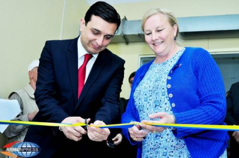 RA Minister of Health Armen Muradyan and Swedish Minister for 
Trade Ewa Björling visit National Oncology Center