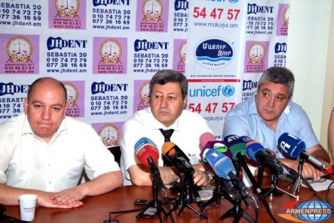 Пресс-конференция председателя Союза производителей 
отечественных товаров ВазгенаСафаряна,  сопредседателя 
Союза работодателей  в сфере легкой промышленности Армении, 
главы компании «То