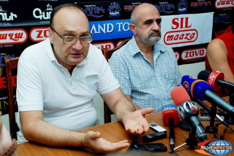 Press conference of Professor Ruben Babayan and psychologist 
Samvel Khudoyan