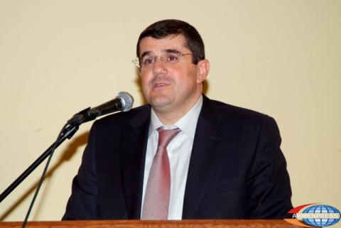The Prime Minister of the Nagorno Karabakh Republic Arayik 
Harutyunyan holds meeting with the students of Armenian State University 
of Economics
