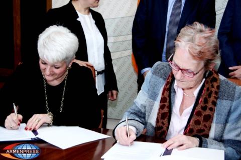 The signing ceremony "On opening in Yerevan third international 
educational center guides."

