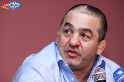 World champion and Olympic champion, honored coach Levon 
Julfalakyan visited the basic school number 200 of Yerevan