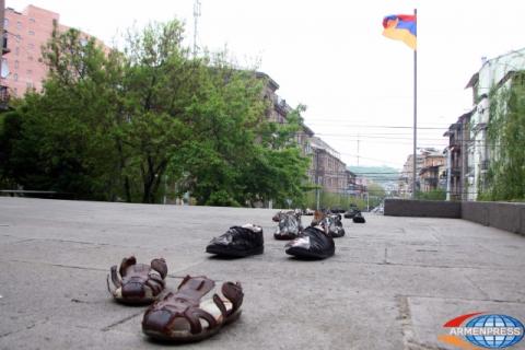 Յուրահատուկ ֆլեշ-մոբ Երևանում` նվիրված բոլոր նրանց, ում 
փոքրիկ, վիրավոր ոտքերը չդիմացան գաղթի ճամփաներին
