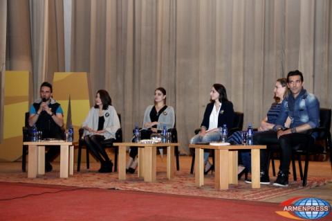 Meeting of participants of the "Eurovision 2015" with the students of the 
American University of Armenia
