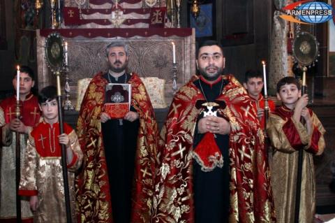Երևանի Ս.Հովհաննես եկեղեցու բակում Արարատյան 
Հայրապետական թեմը կազմակերպեց երեխաների օրհնության 
կարգ