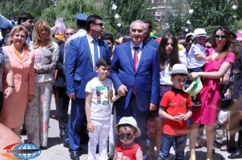 Տոնական ուրախ միջոցառում ԱԺ-ի բակում