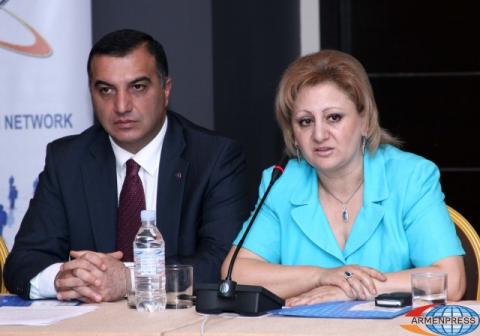 Round table on the topic "Strengthening Families and of Armenia’s 
children: Challenges and decisions ."