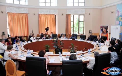 Regional seminar initiated by the Ministry of Foreign Affairs of 
the Republic of Armenia and the International Organization of La 
Francophonie