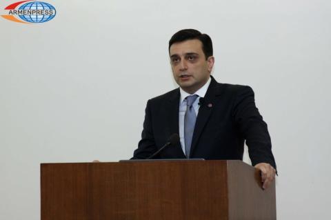 Health Minister Armen Muradyan read  a lecture at  American 
University of Armenia